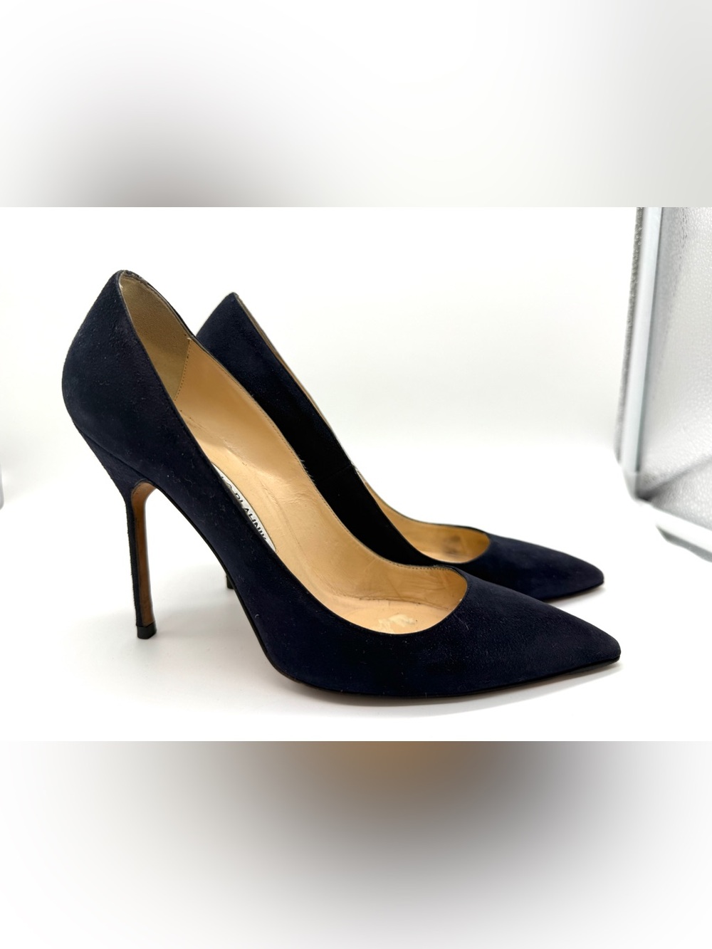 Manolo Blahnik Dark Navy Suede Pointed-Toe Pumps – Size 38 - Picture 9 of 13